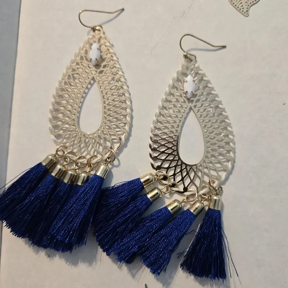Assorted Earrings - Picture 4 of 9